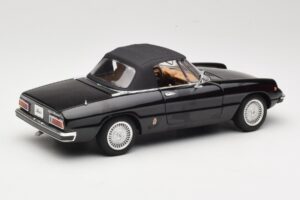 Alfa Romeo Spider 916 Veloce Črn Ricko 1:18 32107 Kovina – slika 3 od 8