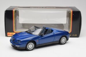Alfa Romeo Spider 916 Periwinkle Modra Maisto 1:18 50308 Kovina – slika 7 od 7
