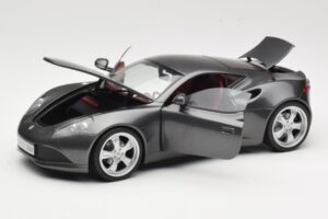 Artega GT Grey Metallic Revell 1:18 09024 Kovina – slika 2 od 8