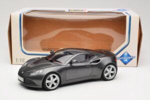 Artega GT Grey Metallic Revell 1:18 09024 Kovina – slika 8 od 8