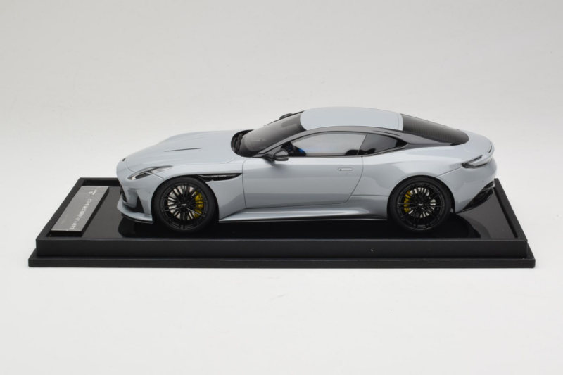 Aston Martin DB12 Nardo Gray MotorHelix 1:18 MH027NG Smola
