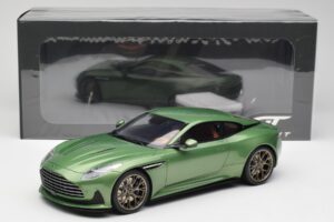 Aston Martin DB12 Zelen GT Spirit 1:18 GT466 Smola – slika 5 od 5