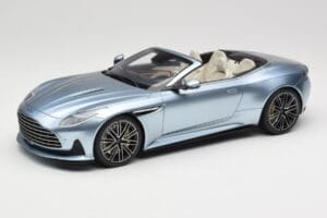 Aston Martin DB12 Volante Caribbean Blue Pearl GT Spirit 1:18 GT479 Smola