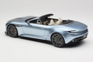 Aston Martin DB12 Volante Caribbean Blue Pearl GT Spirit 1:18 GT479 Smola – slika 5 od 6