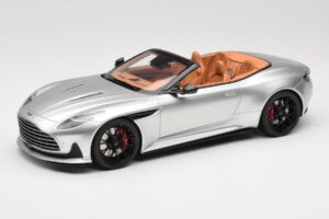Aston Martin DB12 Volante Srebrna GT Spirit 1:18 GT945 Smola