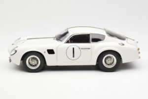 Aston Martin DB4 GT Zagato #1 24 Hours of Le Mans 1961 CMC 1:18 M-139 Kovina – slika 3 od 6