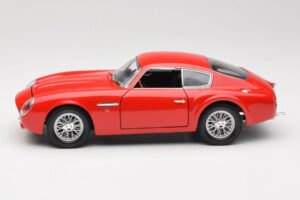 Aston Martin DB4 GT Zagato Rdeč Road Signature 1:18 92728 Kovina – slika 4 od 8