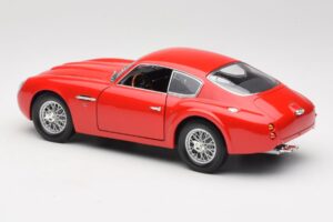 Aston Martin DB4 GT Zagato Rdeč Road Signature 1:18 92728 Kovina – slika 7 od 8