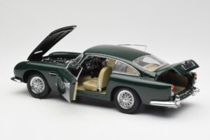 Aston Martin DB5 RHD Zelen AUTOart 1:18 70024 Kovina – slika 5 od 8