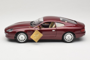 Aston Martin DB7 Rdeč Guiloy 1:18 67550 Kovina – slika 4 od 8