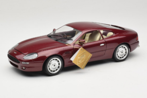 Aston Martin DB7 Rdeč Guiloy 1:18 67550 Kovina