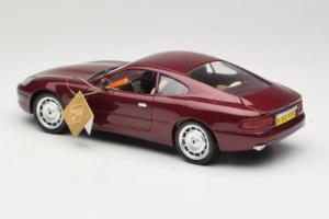 Aston Martin DB7 Rdeč Guiloy 1:18 67550 Kovina – slika 7 od 8