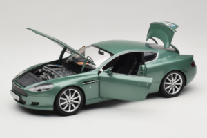 Aston Martin DB9 Zelena Minichamps 1:18 150137322 Kovina – slika 2 od 8