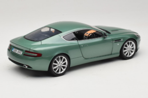 Aston Martin DB9 Zelena Minichamps 1:18 150137322 Kovina – slika 3 od 8
