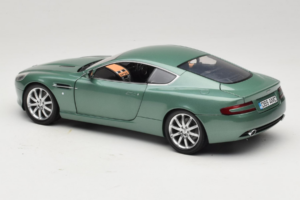 Aston Martin DB9 Zelena Minichamps 1:18 150137322 Kovina – slika 7 od 8