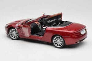 Aston Martin DB9 Volante Rdeč Solido 1:18 8163 Kovina – slika 5 od 8