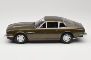 Aston Martin DBS Olive Zelena CMR 1:18 CMR003 Kovina – slika 3 od 6