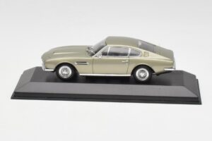 Aston Martin DBS Srebrno Zelena Metalik Minichamps 1:43 400137600 Kovina