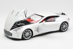 Aston Martin One-77 Morning Frost Bel AUTOart 1:18 70244 Kovina – slika 2 od 8