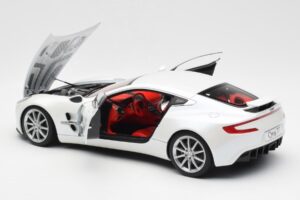 Aston Martin One-77 Morning Frost Bel AUTOart 1:18 70244 Kovina – slika 5 od 8