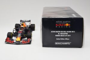 Aston Martin Red Bull Racing RB15 #33 M. Verstappen Winner Brazil GP 2019 Minichamps 1:18 110191933 Kovina – slika 6 od 6