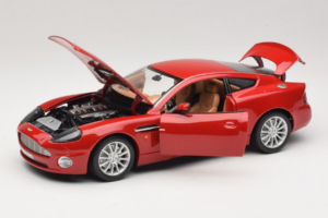 Aston Martin V12 Vanquish Rdeč Bburago 1:18 33334063 Kovina – slika 2 od 8