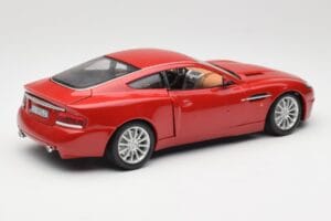 Aston Martin V12 Vanquish Rdeča Bburago 1:18 34063 Kovina – slika 3 od 8