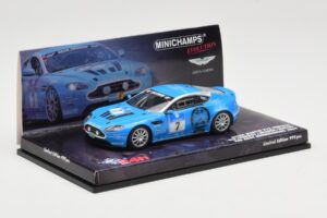 Aston Martin V12 Vantage #7 U. Bez / Porritt / R. Meaden / Mathai 24 Hours Nurburgring 2009 Minichamps 1:43 437091307 Kovina – slika 2 od 4