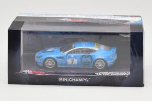 Aston Martin V12 Vantage #7 U. Bez / Porritt / R. Meaden / Mathai 24 Hours Nurburgring 2009 Minichamps 1:43 437091307 Kovina – slika 4 od 4