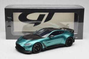 Aston Martin V12 Vantage Racing Green GT Spirit 1:18 GT922 Smola – slika 6 od 6