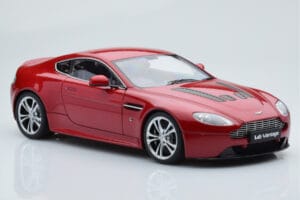 Aston Martin V12 Vantage Rdeč AUTOart 1:18 70208 Kovina – slika 6 od 8