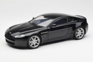Aston Martin V8 Vantage Onyx Črn AUTOart 1:18 70202 Kovina