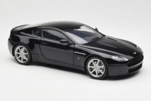 Aston Martin V8 Vantage Onyx Črn AUTOart 1:18 70202 Kovina – slika 6 od 8