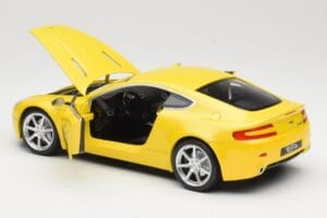Aston Martin V8 Vantage Rumen Hot Wheels 1:18 G7159 Kovina – slika 5 od 8