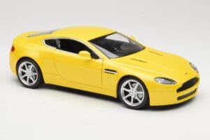 Aston Martin V8 Vantage Rumen Hot Wheels 1:18 G7159 Kovina – slika 6 od 8