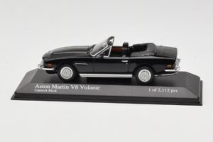 Aston Martin V8 Volante Črn Minichamps 1:43 400137730 Kovina