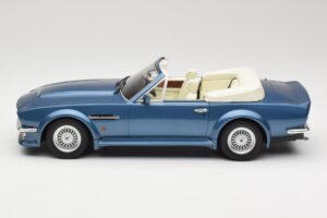 Aston Martin V8 Volante Modra GT Spirit 1:18 GT128 Smola – slika 3 od 6
