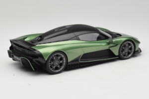 Aston Martin Valhalla Iridescent Emerald Green GT Spirit 1:18 GT558 Smola – slika 2 od 6