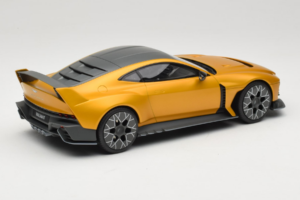 Aston Martin Valiant Auric Gold Metallic GT Spirit 1:18 GT546 Smola – slika 2 od 6