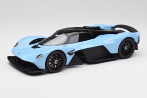 Aston Martin Valkyrie Racing Moder GT Spirit 1:18 GT915 Smola
