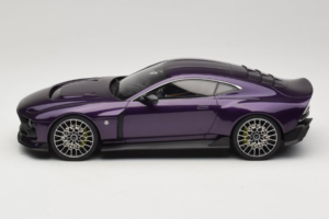 Aston Martin Valour Temno Modra GT Spirit 1:18 GT944 Smola – slika 3 od 6
