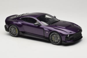 Aston Martin Valour Temno Modra GT Spirit 1:18 GT944 Smola – slika 4 od 6