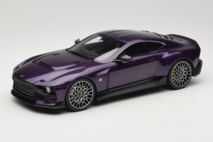 Aston Martin Valour Temno Modra GT Spirit 1:18 GT944 Smola