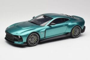 Aston Martin Valour Racing Green GT Spirit 1:18 GT480 Smola