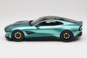 Aston Martin Vanquish Green Metallic GT Spirit 1:18 GT551 Smola – slika 3 od 6