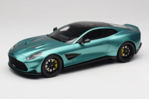 Aston Martin Vanquish Green Metallic GT Spirit 1:18 GT551 Smola