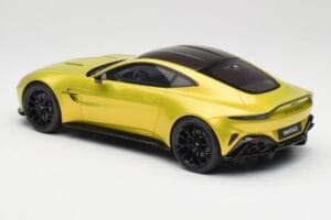 Aston Martin Vantage Cosmopolitan Yellow GT Spirit 1:18 GT514 Smola – slika 5 od 6