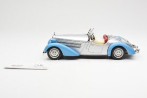 Audi 225 Front Roadster Modro Srebrna CMC 1:18 M-075B Kovina – slika 3 od 6