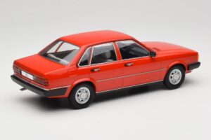 Audi 80 B2 GLS Rdeč MCG 1:18 MCG18526 Kovina – slika 2 od 6