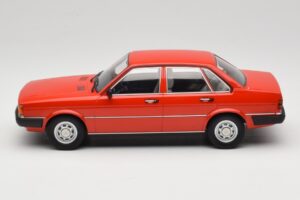 Audi 80 B2 GLS Rdeč MCG 1:18 MCG18526 Kovina – slika 3 od 6